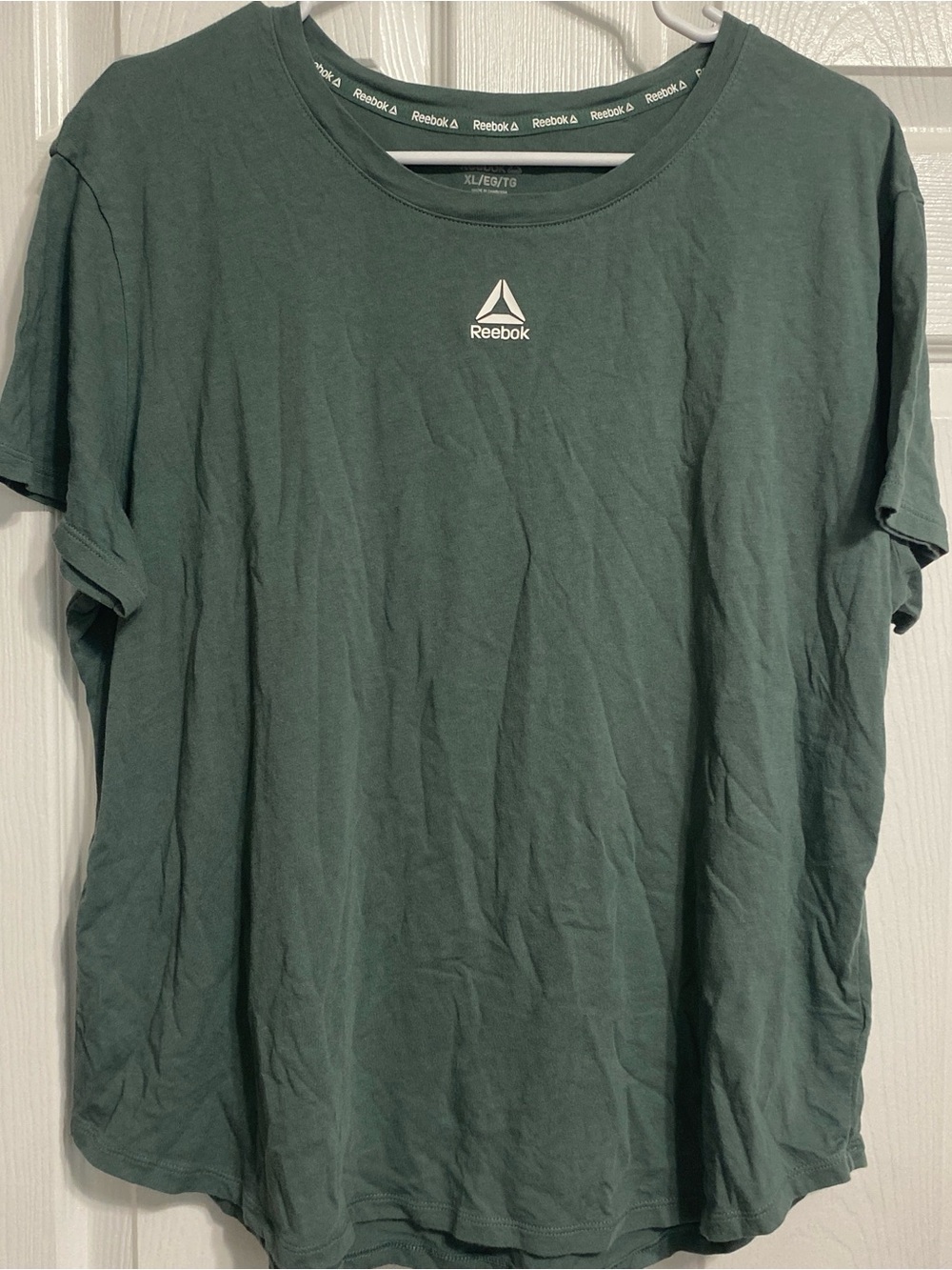Reebok Men’s Dark Green Crew Neck Tee with Chest Logo